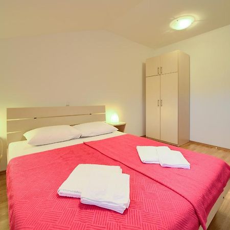Apartments Ivica Krk Island Šilo Buitenkant foto