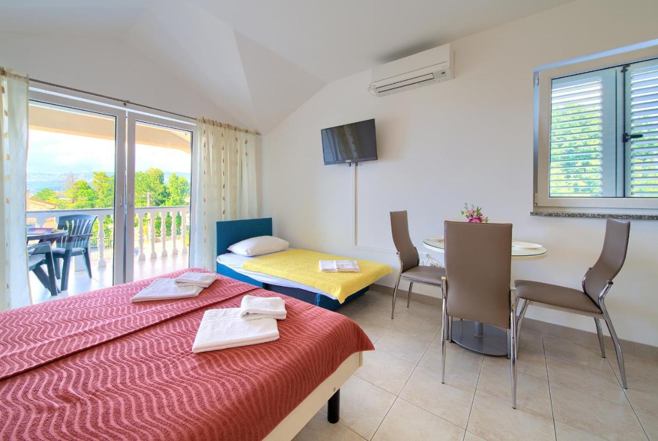 Apartments Ivica Krk Island Šilo Buitenkant foto