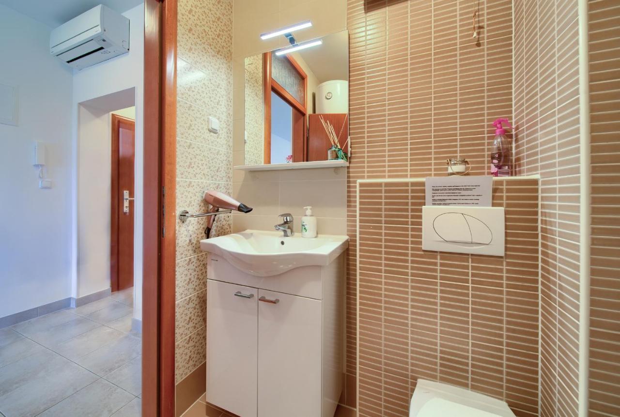 Apartments Ivica Krk Island Šilo Buitenkant foto