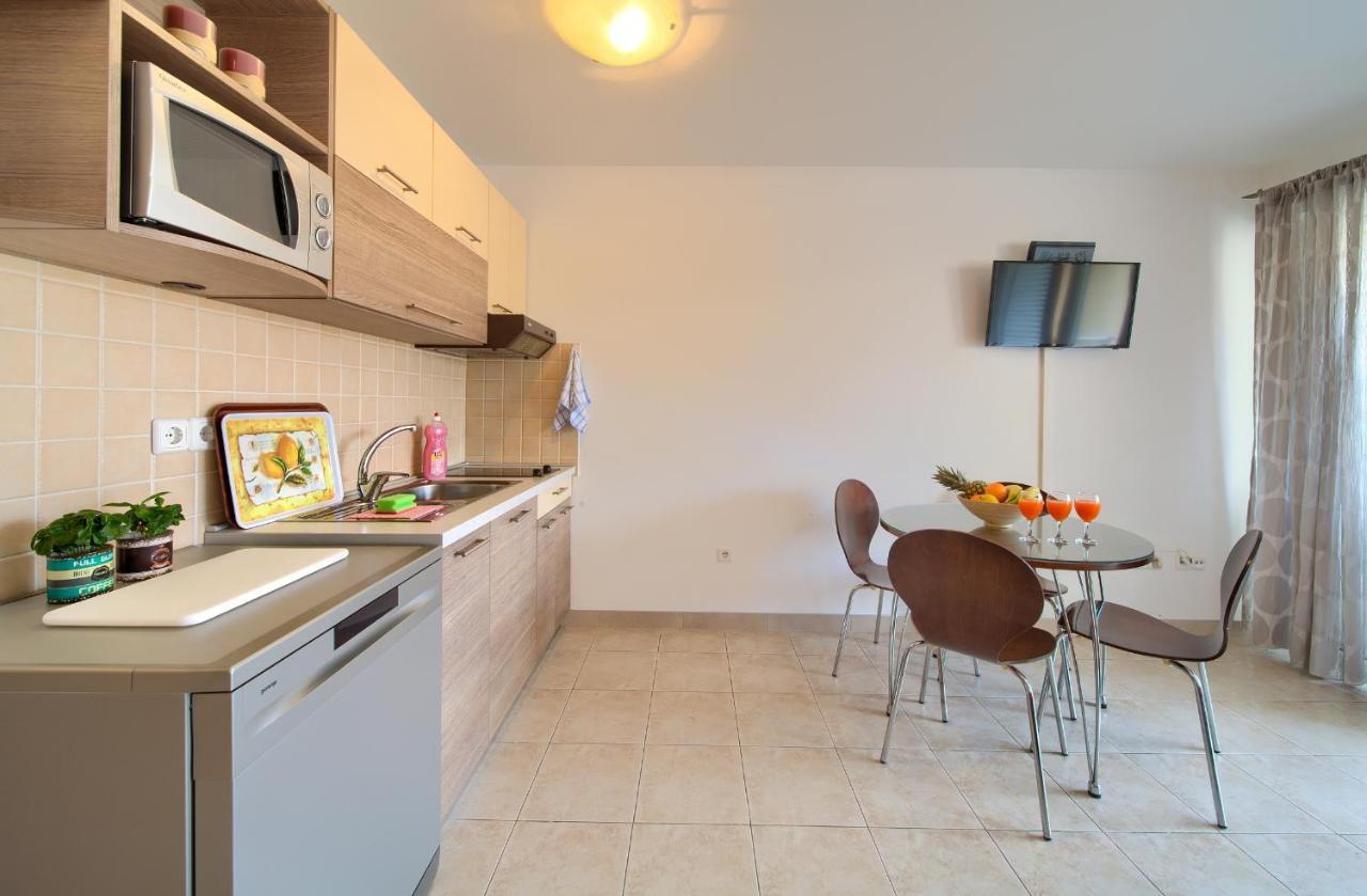 Apartments Ivica Krk Island Šilo Buitenkant foto